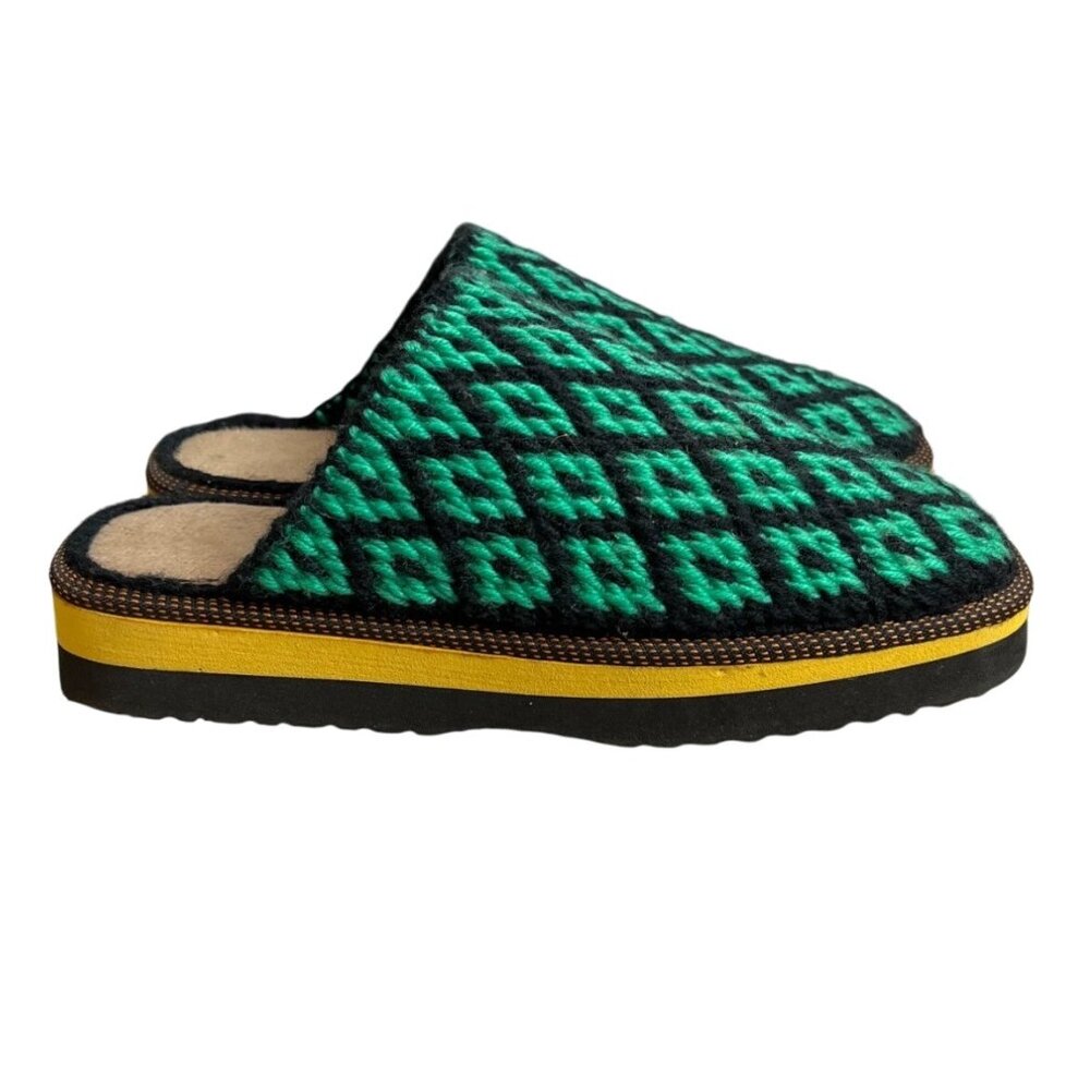 Women's Green & Black Wooven Quilted Pattern Slippers Sandals Size 9.5/10